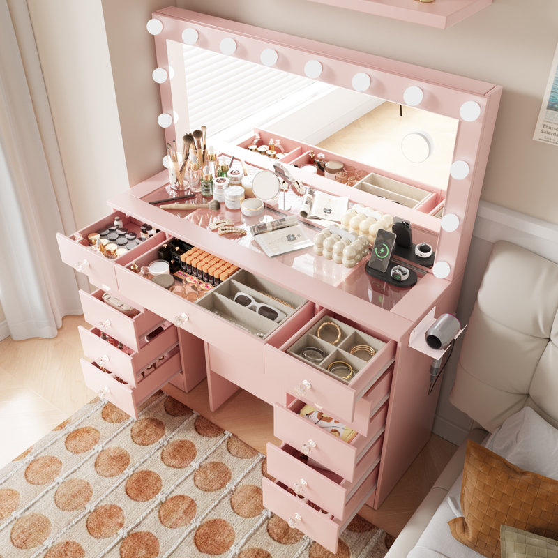 Ensemble de meuble-lavabo à 11 tiroirs Greyden avec prises intégrées, Rose