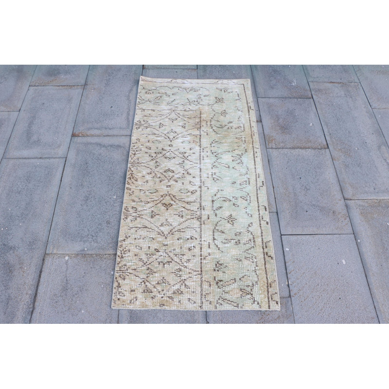 Vintage Turkish Oushak Rug in Green - Petite Wool Bath Mat with Elegant Tassels
