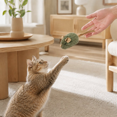 Souris en peluche couineuse pour chat – Ensemble de 3 souris interactives réalistes avec couineur électronique, jouet doux et duveteux pour chats et chatons d'intérieur, brun (14 cm)