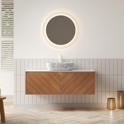 Meuble-lavabo mural 48 po avec lavabo vasque rond à aspect pierre et plateau en pierre frittée blanc de Carrare - portes en bois sergé, finition chêne