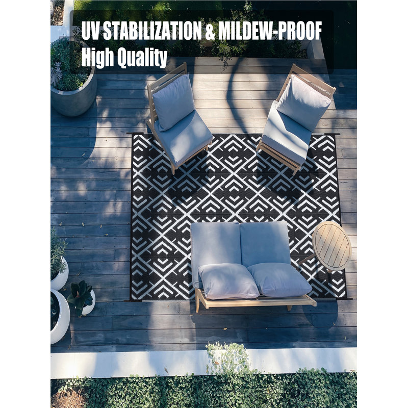 Modern Geometric Design Reversible Outdoor Rug, Rectangle 5' x 8', Black White