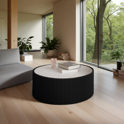 Table basse moderne en cuir fritté avec dessus en pierre