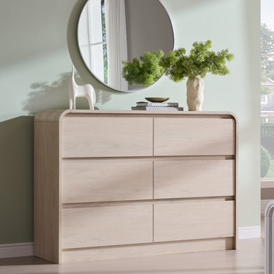 Commode moderne à 6 tiroirs pour la chambre à coucher Maud, commodes en bois de 47 po de largeur et commodes à profil courbé, commode moderne de style Mid-Century avec texture naturelle pour la chambre à coucher et le salon