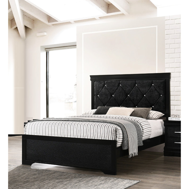 Lit double à panneau noir avec structure en bois et tête de lit tapissier capitonnée