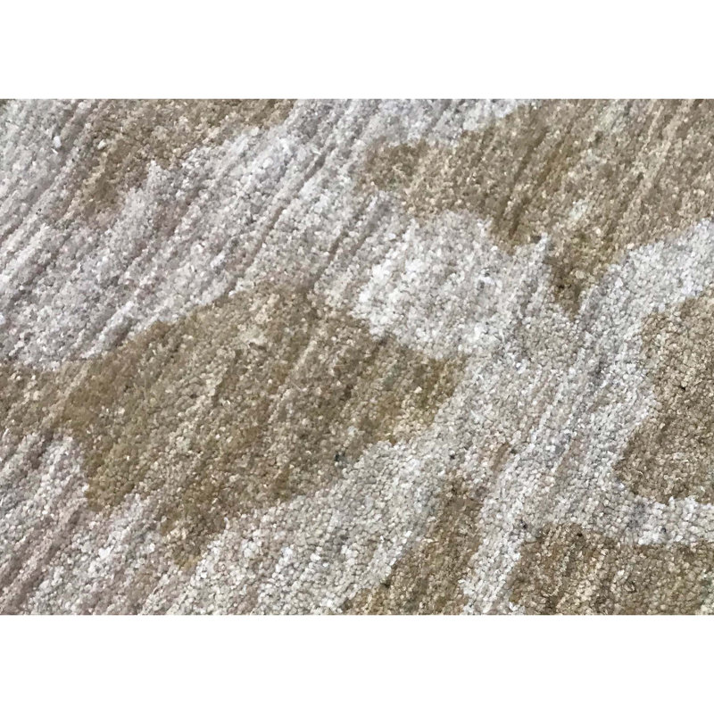 Hand-Knotted High-Quality Beige Area Rug