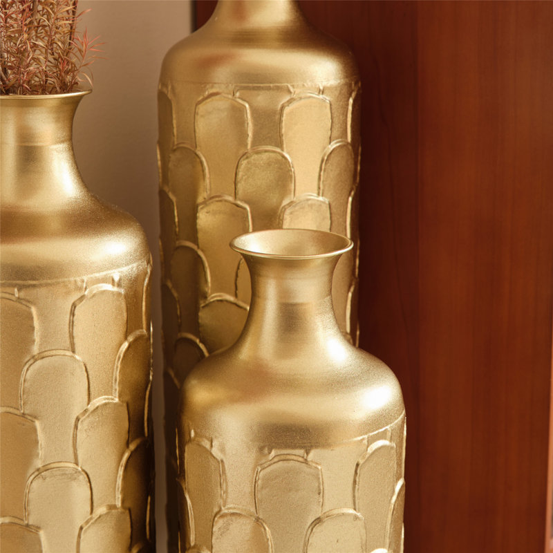 Elegant White Metal Vases Set of 3, Durable and Stylish Home Decor with Textured Finish and Various Heights