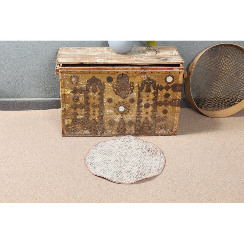 Beige Round Turkish Rug Ideal For Entryway Or As A Charming Gift For Her On Any Occasion