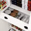 Armoire de cuisine 71 po en blanc. 4 portes dont 2 avec 1 tiroir. 2 tablettes réglables. Peut contenir des aliments en conserve, des boissons. Peint. Stable et sécuritaire. Assemblage facile. Convient à différentes pièces du tiroir.