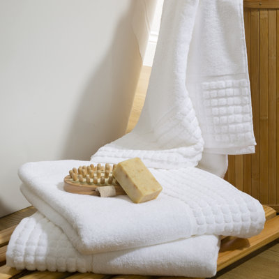Macy Cotton Midweight Bath Towel