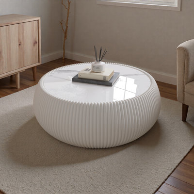 Table basse moderne en cuir clair avec dessus tambour en cuir pour meubles de salon