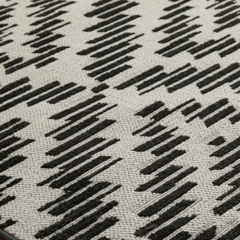 Marybeth Geometric Indoor / Outdoor Area Rug, Rectangle 200 x 285cm