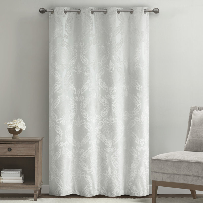 Panneau de rideau occultant total à œillets Amelia White en maille jacquard à motif cachemire, simple, 50 x 95 pouces, Blanc