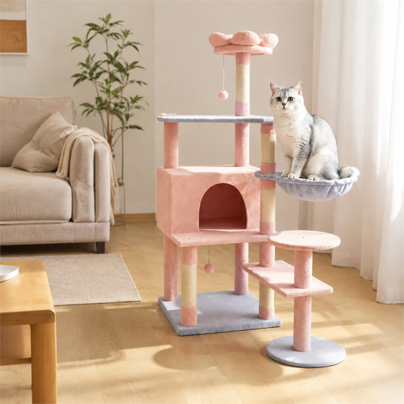 Tissu en peluche doux et agréable au toucher, grand coussin floral amovible associé à un hamac relaxant et arbre à chat d'intérieur rose en forme de fleur de grande valeur.
