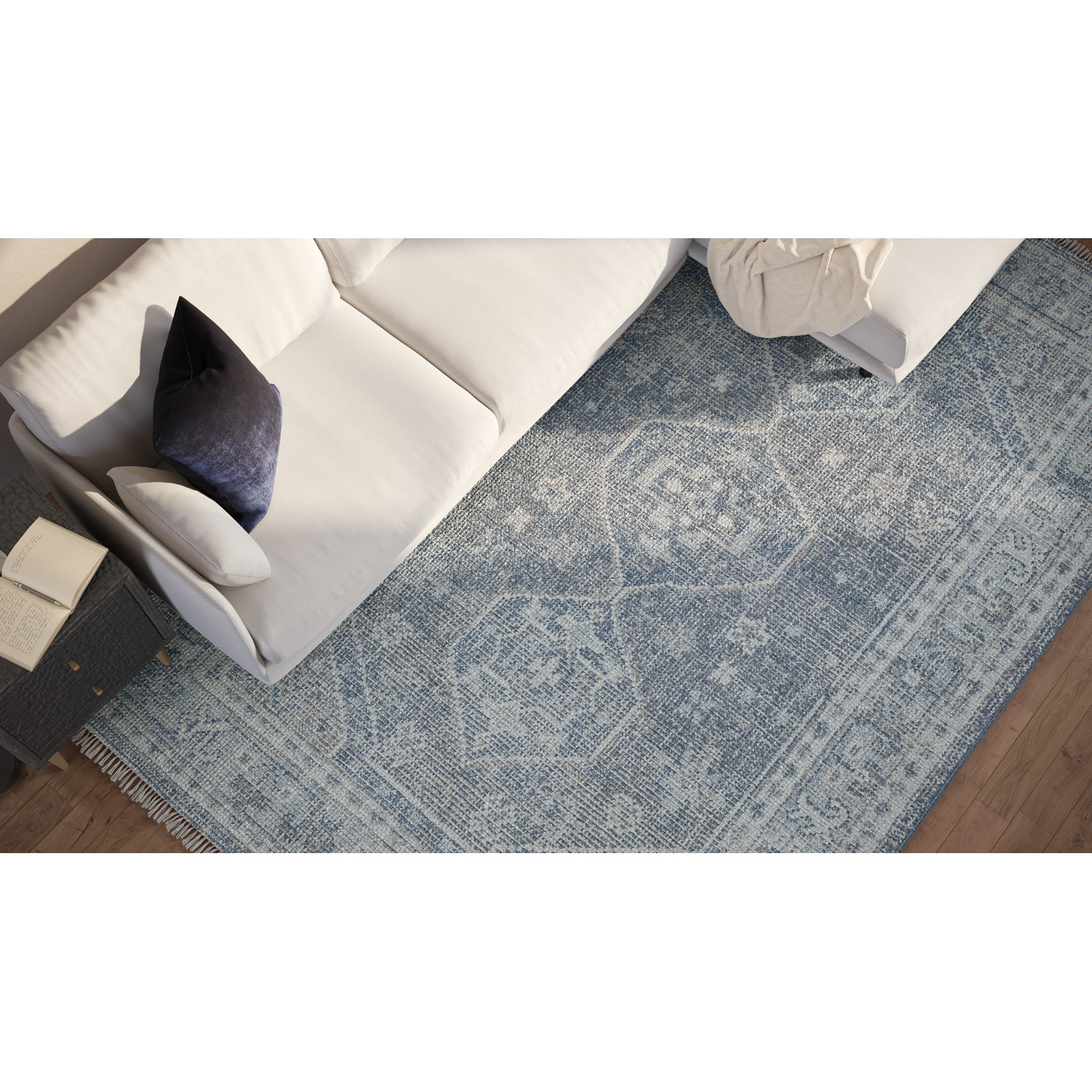 Ciro Handmade Wool Blue/Ivory Rug, Rectangle 7'6" x 9'6"