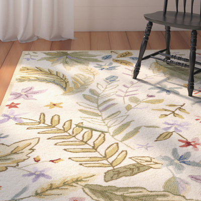 Hogle Hand Hooked Wool Pile Floral Rug