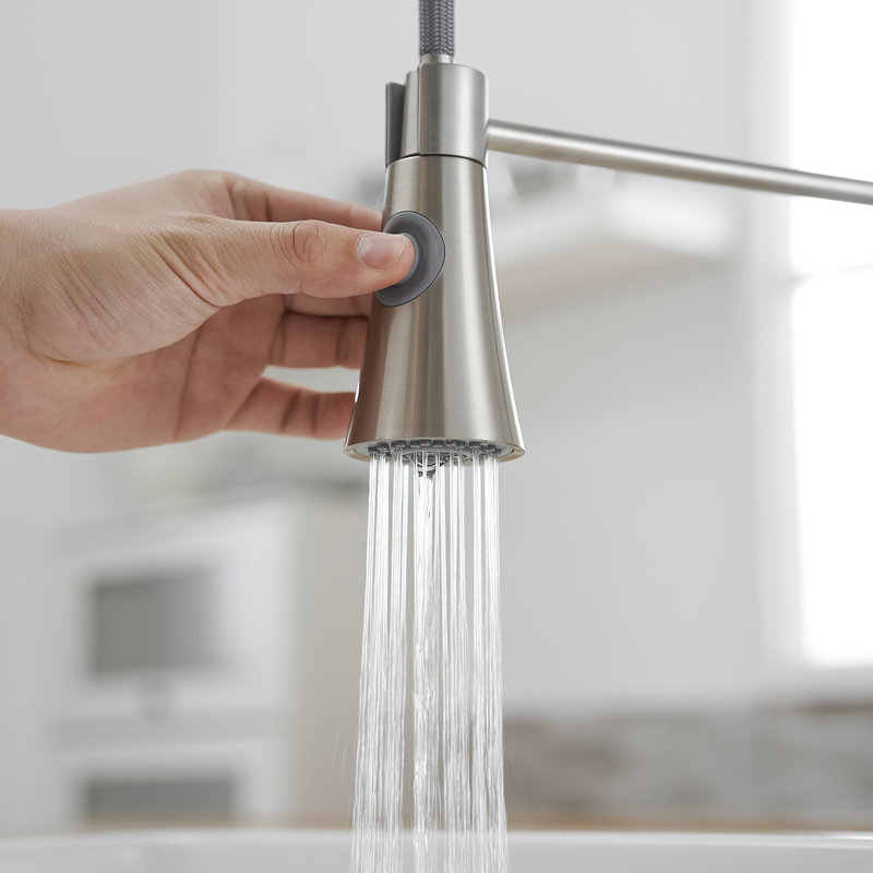 Robinet de cuisine en nickel brossé de style commercial avec évier escamotable et contrôle facile de l'eau, Nickel brossé