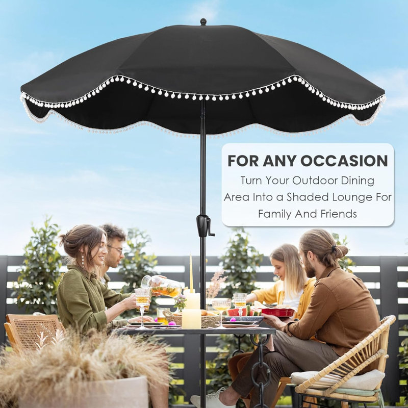 Parasol 9 'avec auvent noir et franges blanches