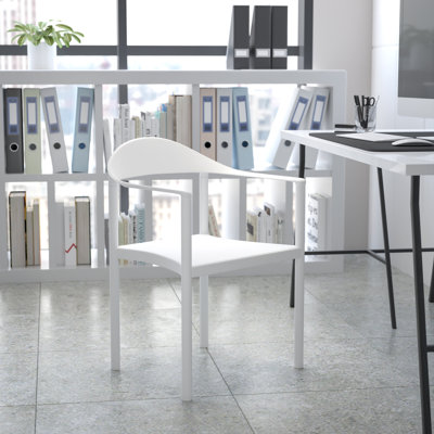 Chaise empilable en plastique Bryar