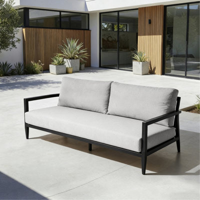 Entièrement soudé pour l'extérieur avec cadre en aluminium, noir Ember, coussins, pieds fuselés pour le jardin et le pied de support central du balcon