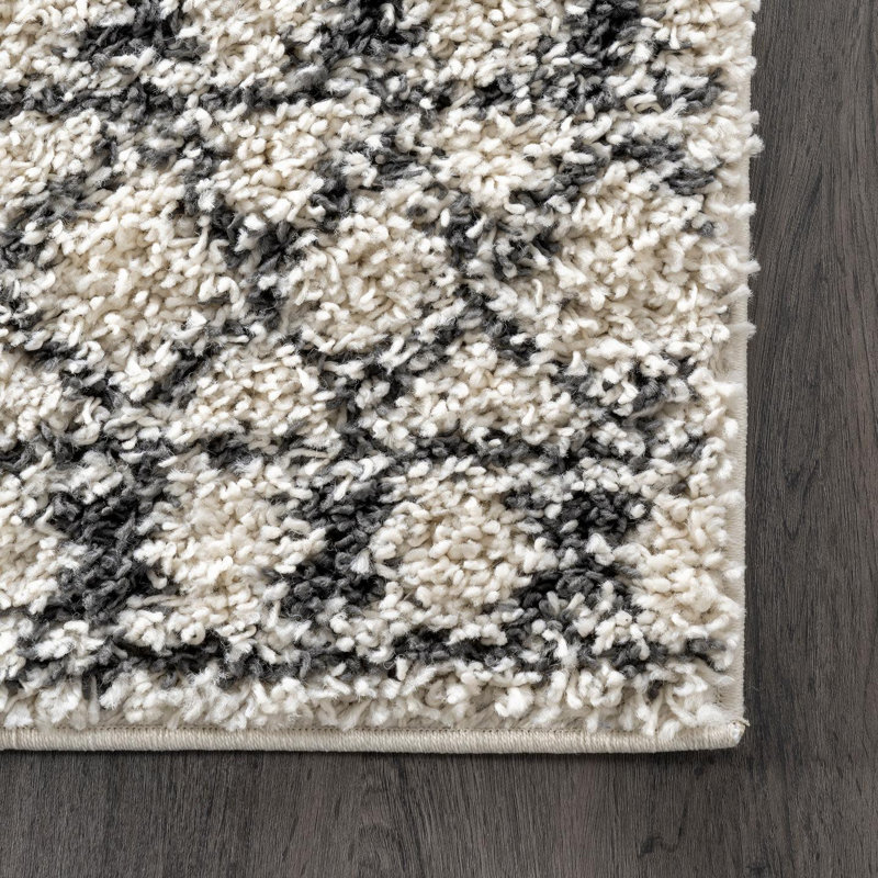 Spurling Moroccan Shag Power Loom Performance Cream/Charcoal Gray Rug, Rectangle 5'3" x 7'7"
