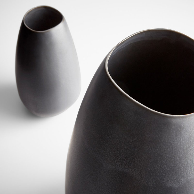 Sharp Ceramic / Porcelain Table Vase, 19.5" H x 10.75" W x 10.75" D
