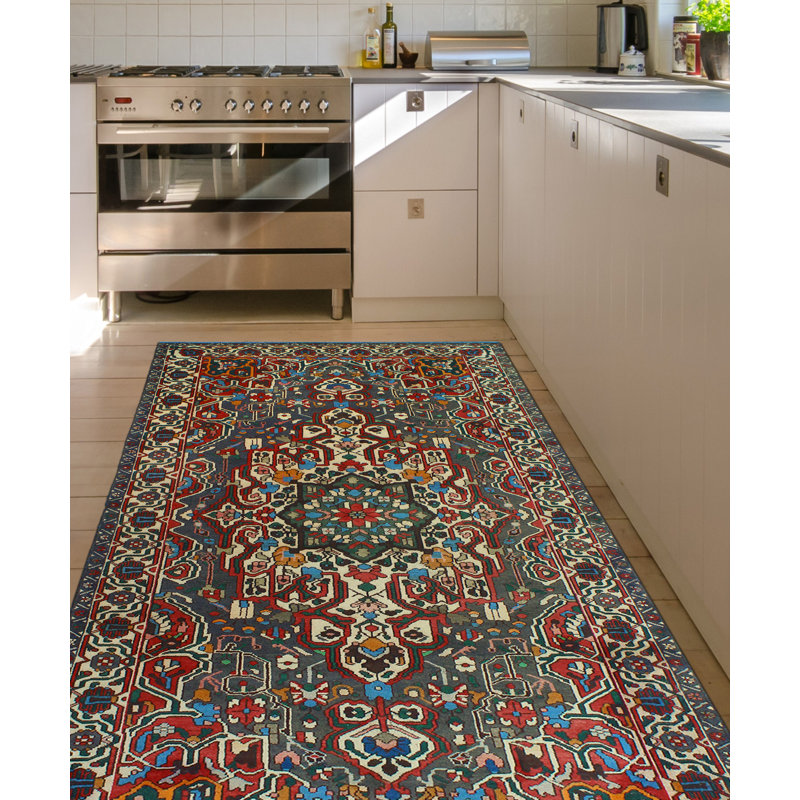 Khylar Bakhtiari Sara Blue Runner