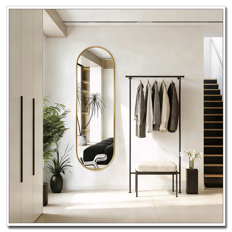 Miroir ovale 63 po x 20 po, Doré
