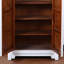Élégante armoire en bois avec mortaise et conception Tenon