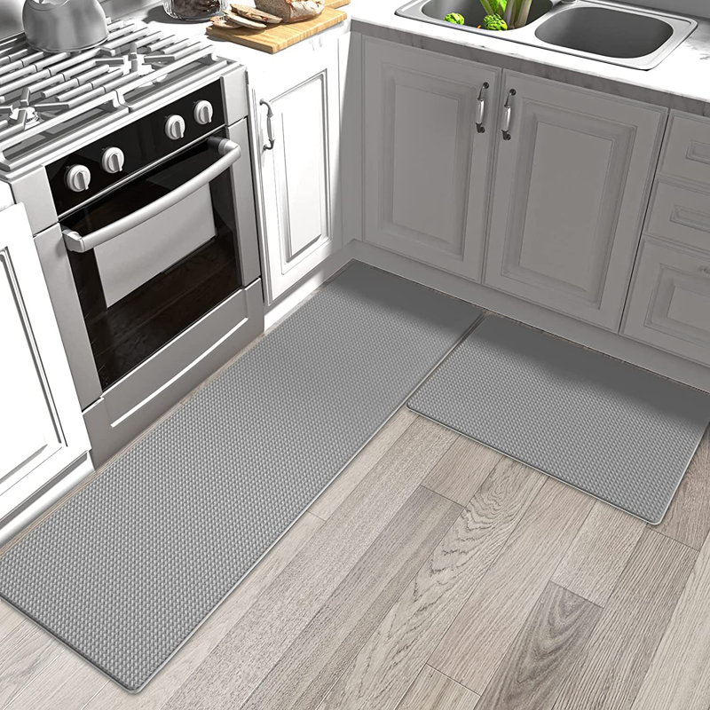 Tapis de cuisine antidérapant Dionisios, Gris clair, Rectangle 1 pi 5 po x 2 pi 5 po + Tapis de couloir