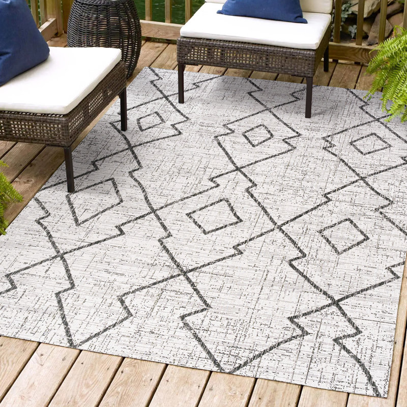 Tapis intérieur / extérieur ivoire / noir Mudge, Rectangle 5 pi 2 po x 7 pi 5 po
