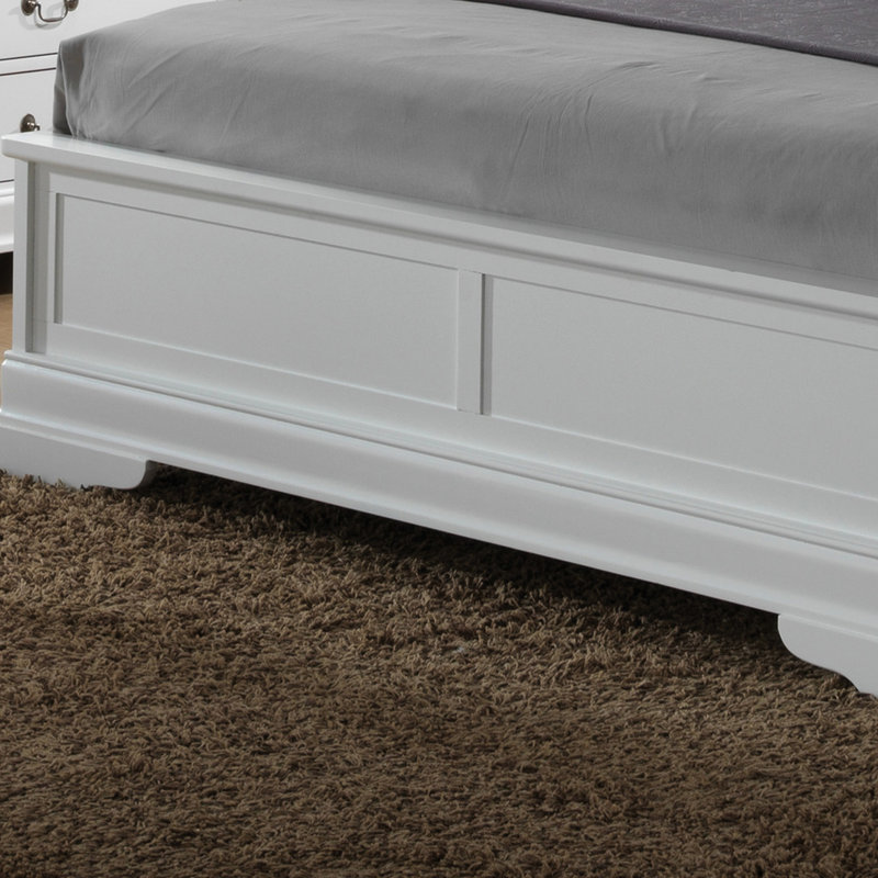 Lit double élégant blanc Crisp pour la décoration de la chambre à coucher - Spacieux et attrayant H 44 po x l 61 po x P 84 po Attrait intemporel Assemblage facile inclus Élégant traditionnel Hauteur Largeur Profondeur