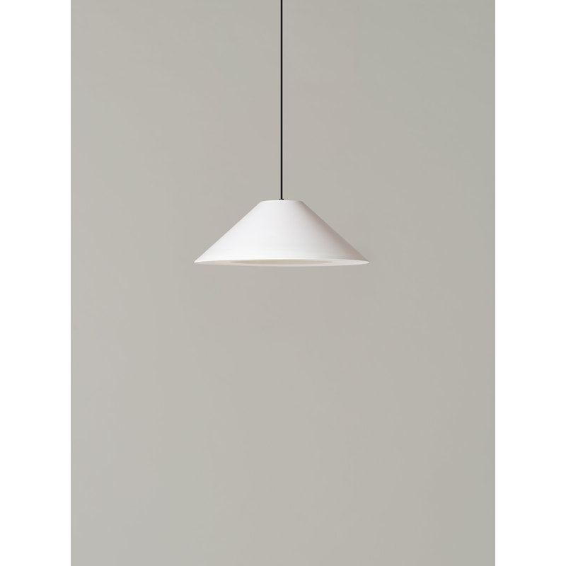 MT5, 125.1" H x 19.3" W x 19.3" D, White, Textured Black/Black