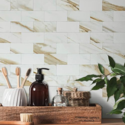 4 carreaux muraux à dosseret en marbre doré Calacatta 4 pièces, carrelage adhésif en PVC 3 "x 6" en PVC pour la cuisine, la salle de bain, la salle de lavage, le camping-car et le foyer