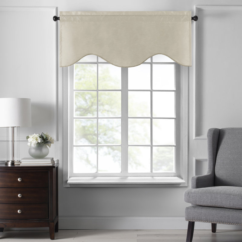 Mullan Scalloped 50'' W Window Valance, Ivory