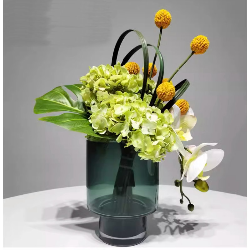 Arrangement floral contemporain minimaliste