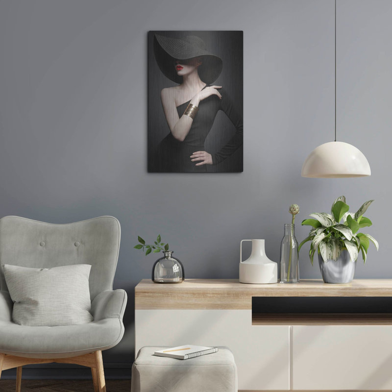 «Lady In Black» par Luxe, H 24 po x l 16 po