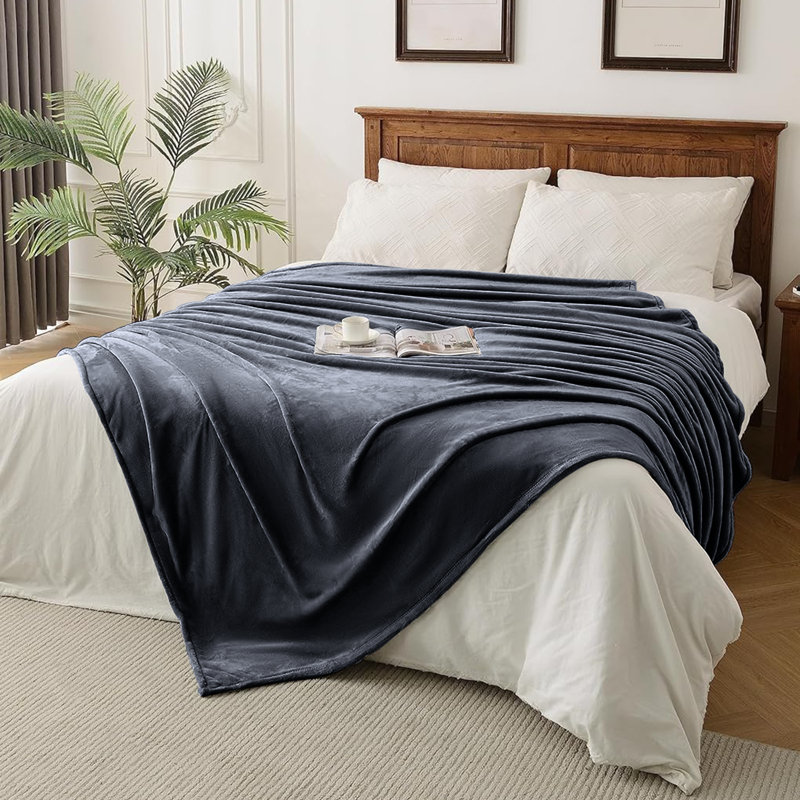 Plush Mink Fleece Blanket – Ultra-Soft, Lightweight Throw For All Seasons, 200cm x 240cm, Grey