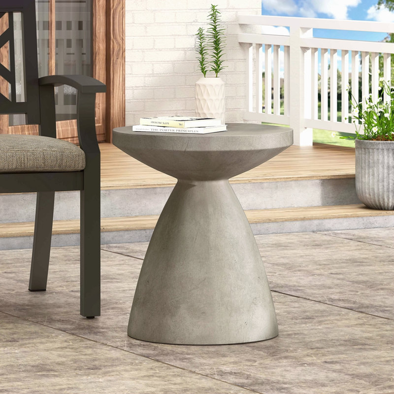 Table d'appoint d'extérieur en béton léger