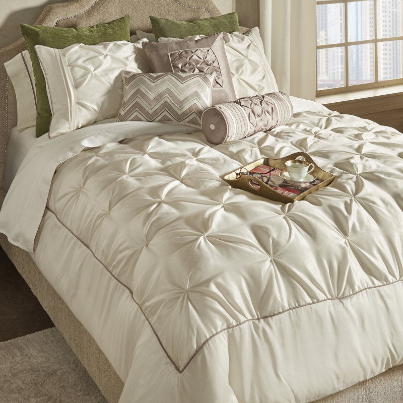 Ensemble d'édredon touffeté 7 pièces Laurel, Ivoire, Édredon pour grand lit + 1 jupe de lit + 2 taies 
