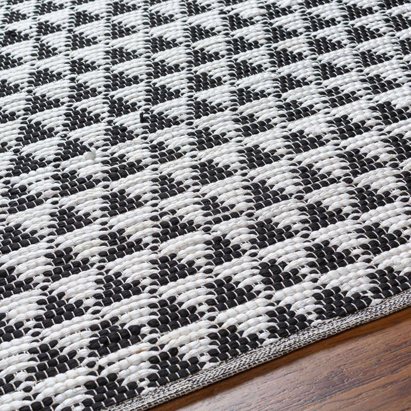 Addie geometric hand flatwoven and recycled P.E.T. Black/white rug, Tapis de couloir 2 pi 6 po x 8 pi