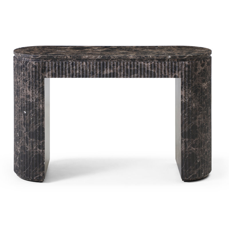 Console Mackenzie moderne à bords cannelés, table d'entrée ovale aspect travertin avec côtés texturés nervurés, plateau en placage imitation marbre, meuble d'appoint en MDF pour entrée.