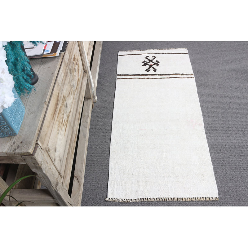 Handwoven White Turkish Rug with Flat Kilim Weaving and Pattern for Small Entry Spaces in Hemp Material