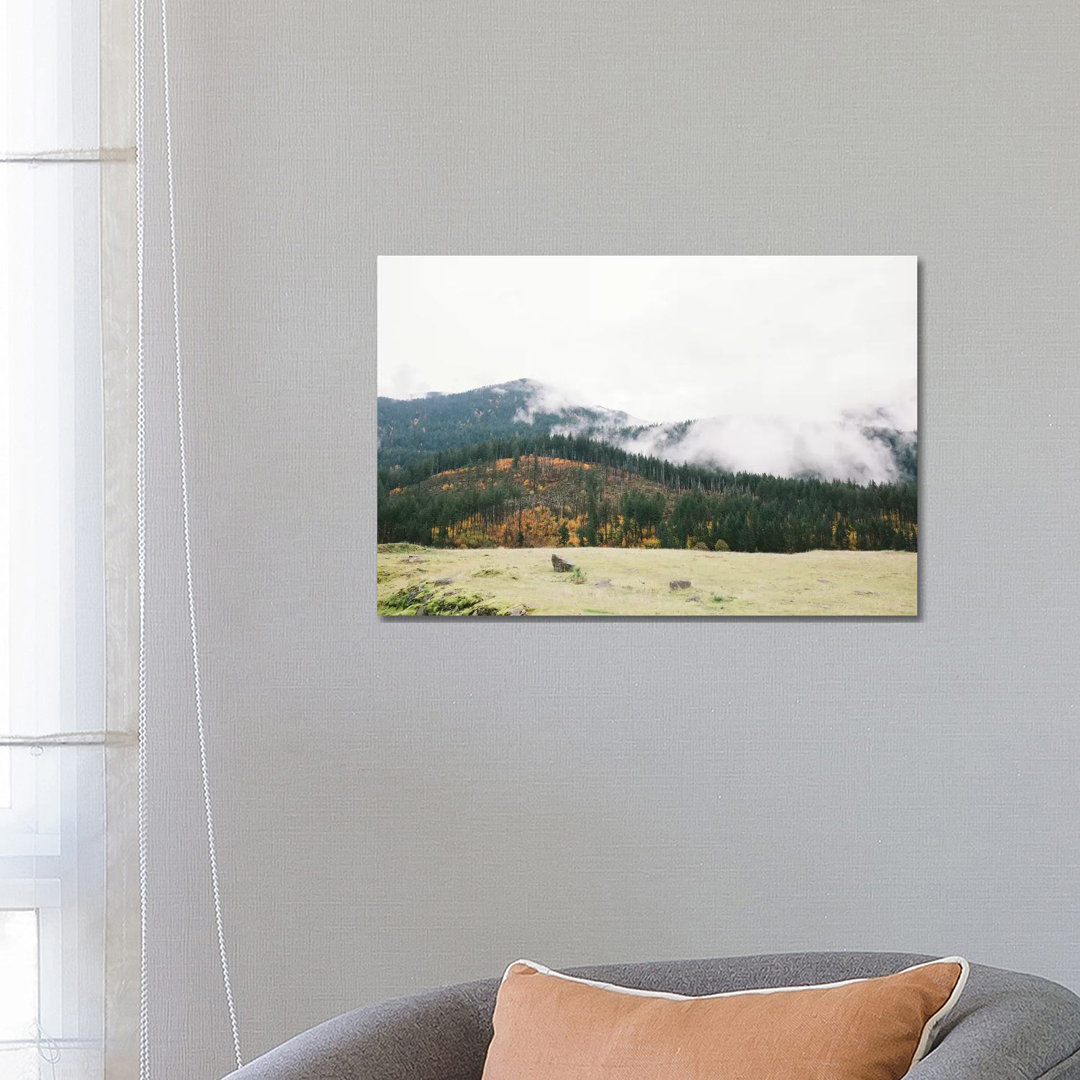 Berge, Portland, Oregon von Lovelylittlehomeco - Gallery-Wrapped Canvas Giclée on Canvas