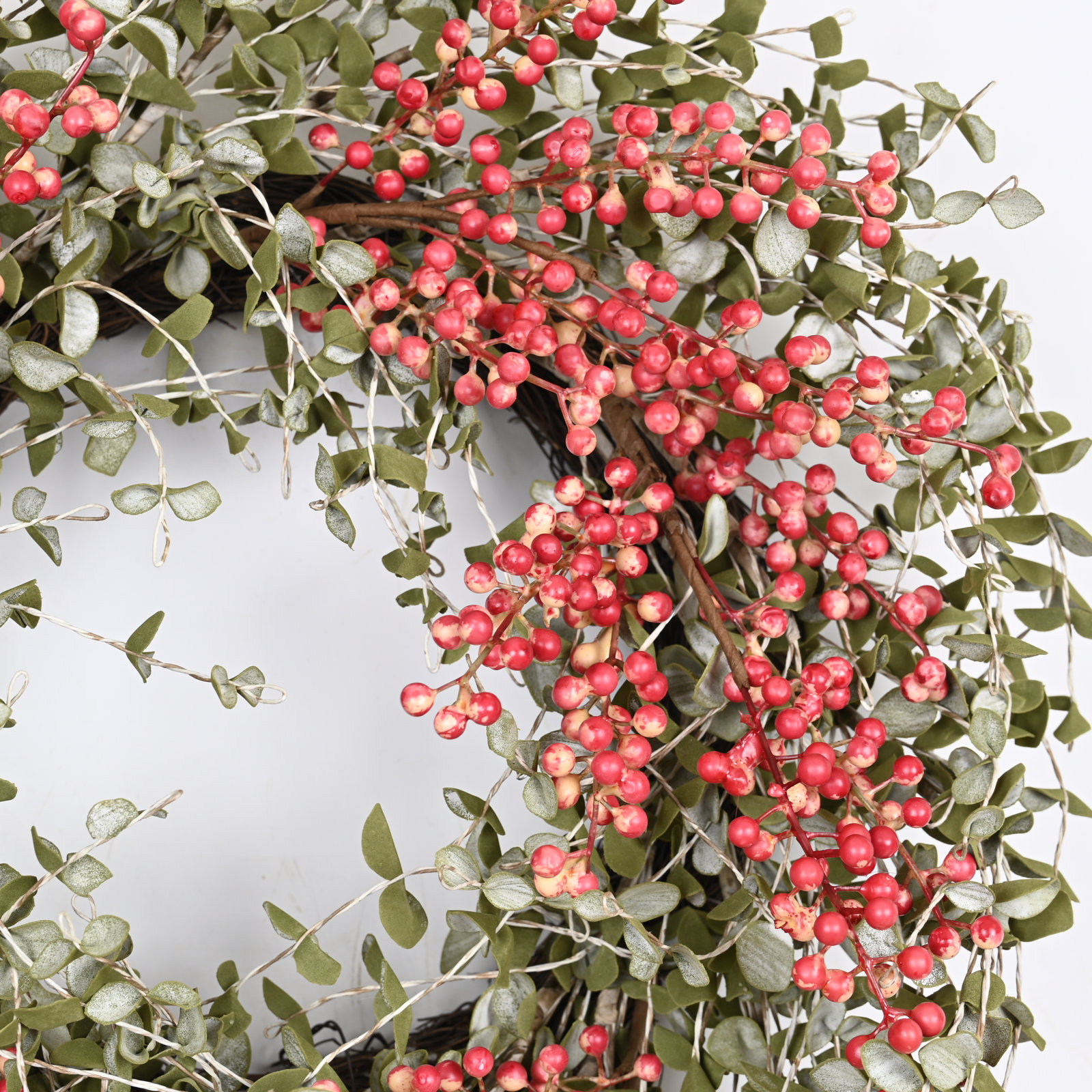 Latunja 24" Handcrafted Eucalyptus No Holiday Wreath, Green/Red