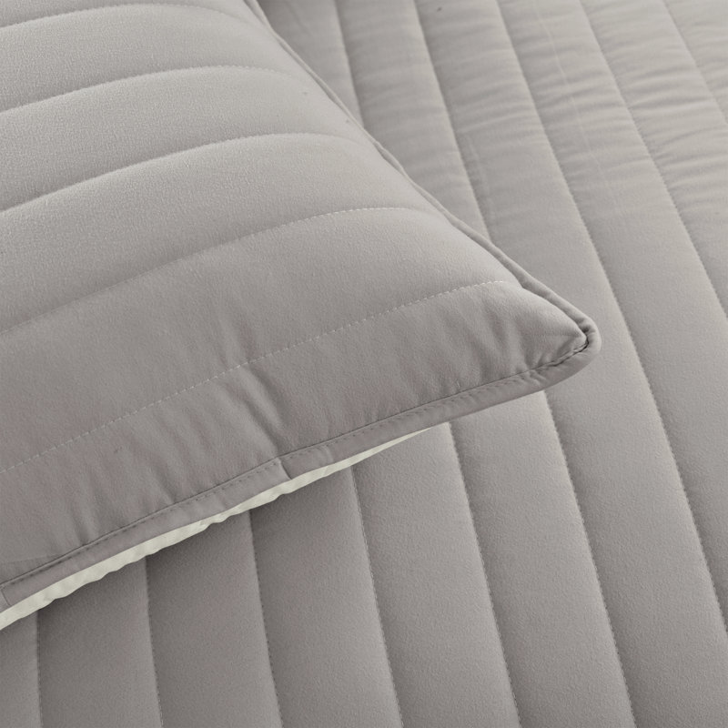 Reyna Soft All Season Reversible Quilt Set, King, Light Gray/White