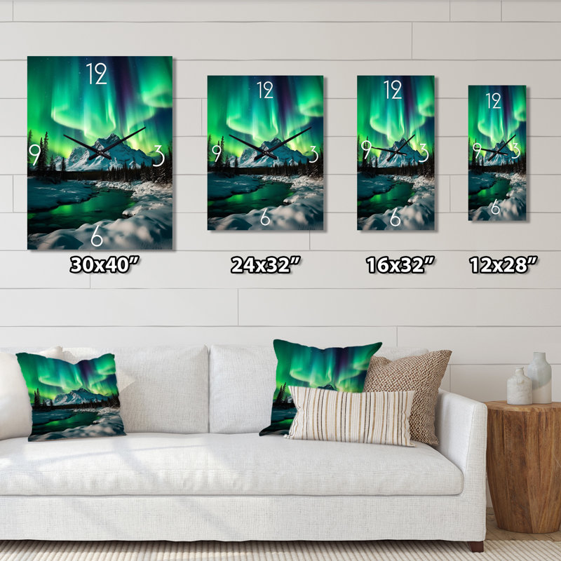 Horloge murale Northern Lights dans de superbes montagnes de l'Arctique, Médium