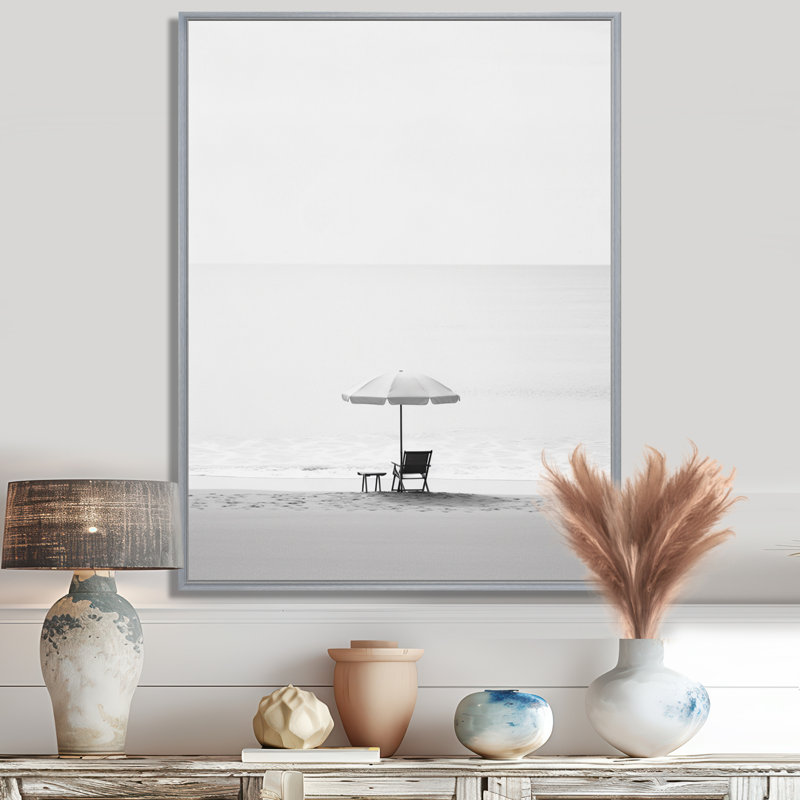 Photo de plage minimaliste noir et blanc I - art mural bord de mer pour le salon, Encadrement argenté, 40" H x 30" W x 1.5" D