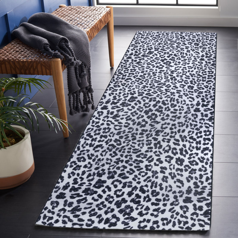 Tapis à imprimé animal ivoire / noir, Tapis de couloir 2 pi 6 po x 8 pi
