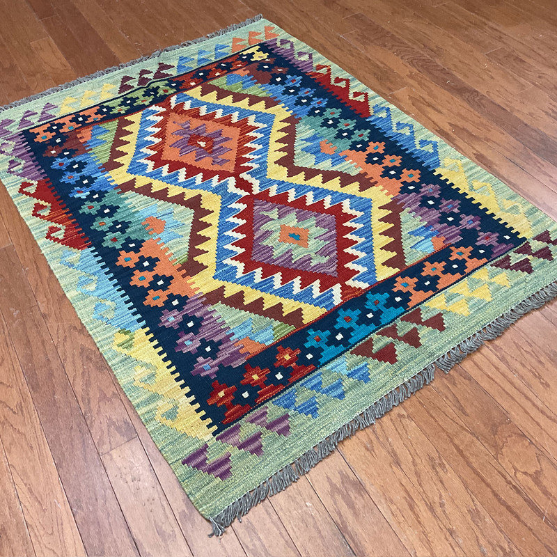 Tapis unique bleu / rouge / jaune 3 pi 7 po x 4 pi 10 po Jethero
