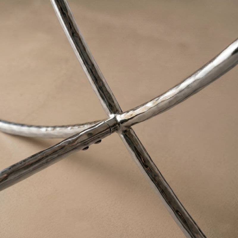 Table d'appoint en métal martelé Premier Premier, Argent